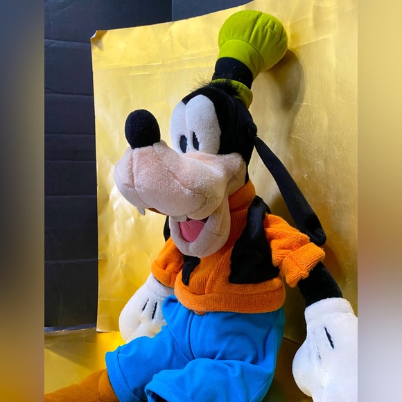 WALT DISNEY WORLD VTG GOOFY CHARACTER JUMBO SIZE 26” COLLECTIBLE PLUSH - Picture 2 of 14